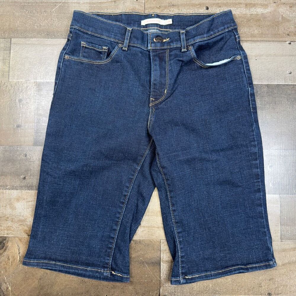 Levi’s Women’s Size 26 Bermuda Shorts Blue Dark Wash Denim Knee Length Stretch